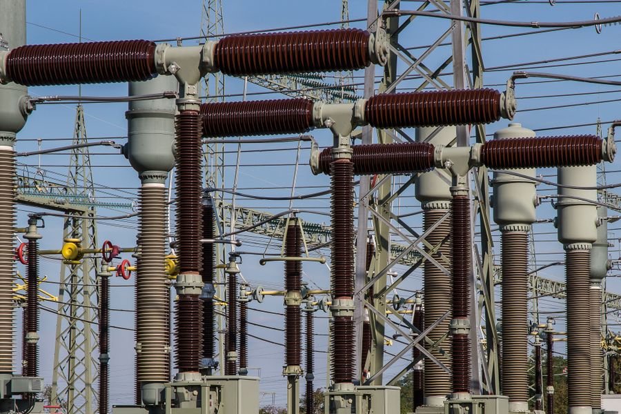 High-voltage power transmission corridor